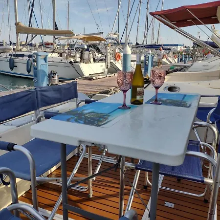 Úszó hotel Bed&boat Ii Boatandholiday Com Fano